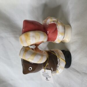 Westland Mwah salt and pepper ceramic magnetic shakers kissing eskimos NEW